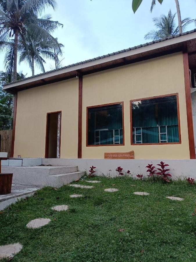 Hotel La Vie En Rose Senggigi Exterior foto
