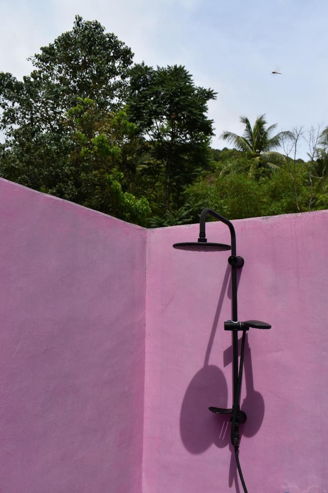 Hotel La Vie En Rose Senggigi Exterior foto