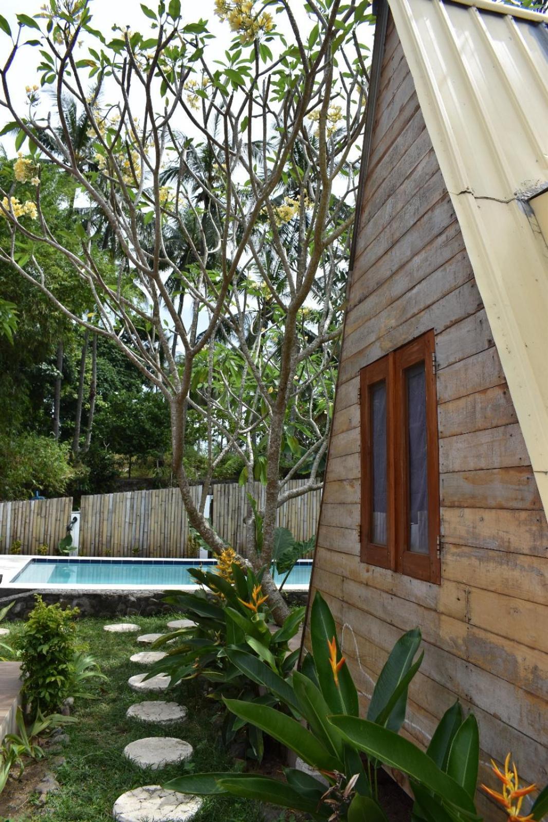 Hotel La Vie En Rose Senggigi Exterior foto